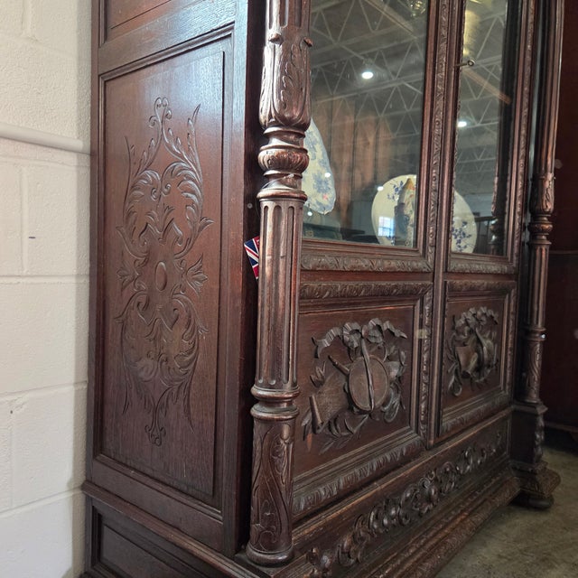 Renaissance Gorgeous 19th Century French Carved Oak Bookcase With Turned Supports and Decorative Frieze For Sale - Image 3 of 18