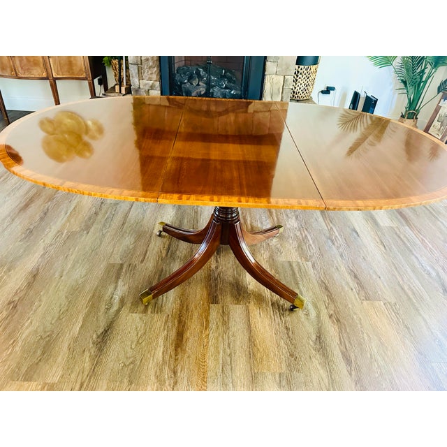 Vintage Banded Mahogany Double Pedestal Oval Dining Table With Extension Leaf For Sale - Image 4 of 12