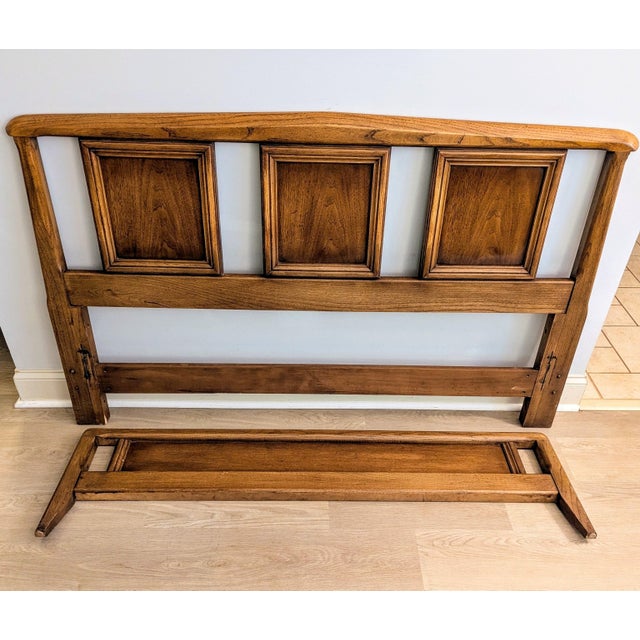 Vintage Mid-Century Modern Full or Queen Walnut Bed by White Furniture Company For Sale In Raleigh - Image 6 of 15