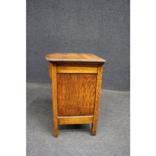 Wood Victorian Quarter Sawn Oak Commode With Drawer and Cabinet For Sale - Image 7 of 8