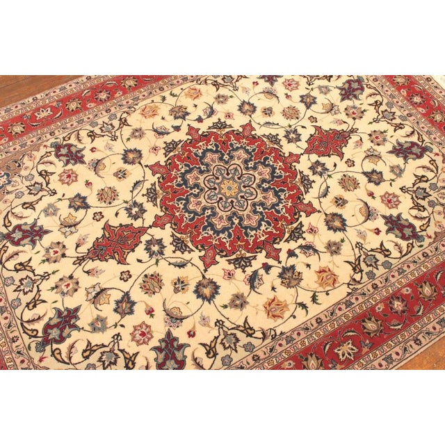 Textile Middle Eastern Rug in Wool For Sale - Image 7 of 10