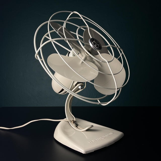 Mid-Century Modern Vintage Fan by General Electric, Usa, 1950s For Sale - Image 3 of 17