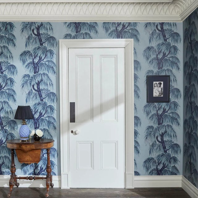 Nodding to the hedonism of 1950s Palm Springs, 'Babylon' is a truly mesmerising wallpaper print that promises to bring the...
