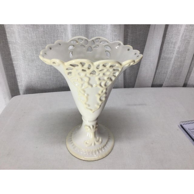 Ceramic Vintage Victorian Boho Chic Two-Tone Fan White Fan Vase. For Sale - Image 7 of 7