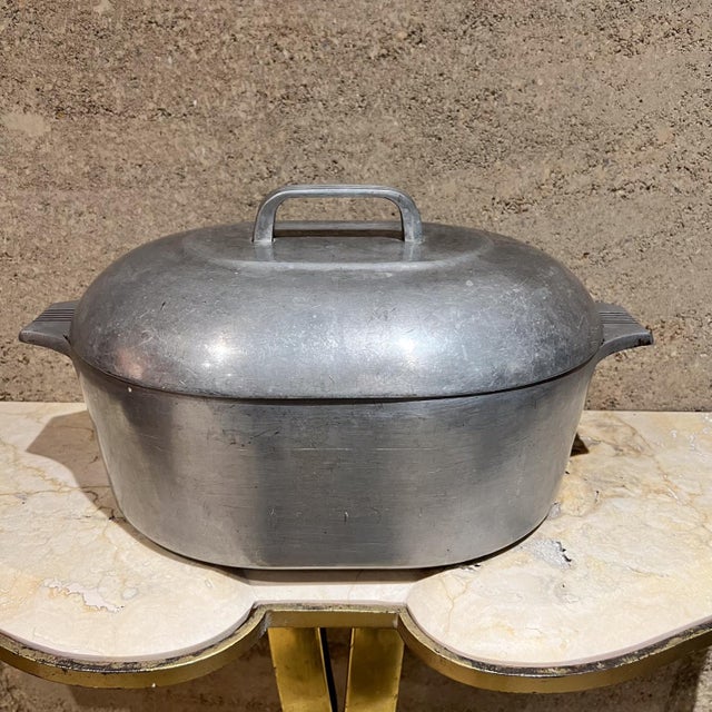 1960s Wagner Ware Magnalite 4265 Oval Roaster Lidded Dutch Oven For Sale - Image 11 of 12