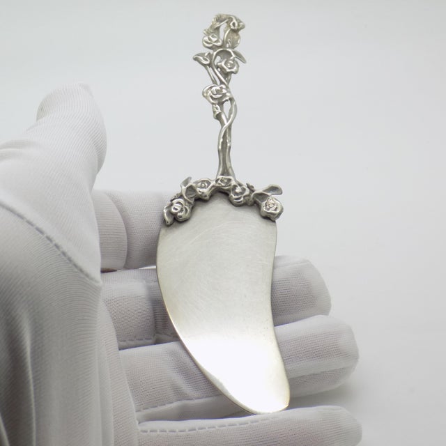 Italian Vintage Italian Handmade Genuine Silver Small Cake Server Rose Pattern For Sale - Image 3 of 11