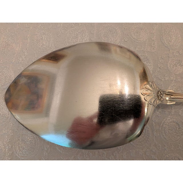 Metal Early 20th Century Kings Pattern All Sterling Silver Pie Server For Sale - Image 7 of 14
