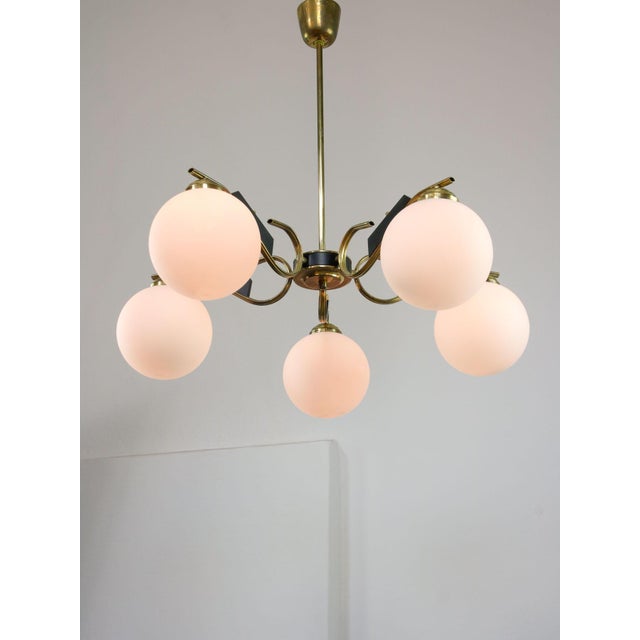 Takes 5x regular size size e14 light bulb (not included). for us/canadian customers, an adapter for the lightbulb (e14 to...