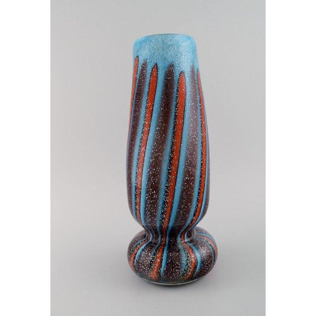 Large Murano vase in mouth-blown art glass. Italian design, 1960s / 70s. Measures: 35.5 x 14.5 cm. In excellent condition.