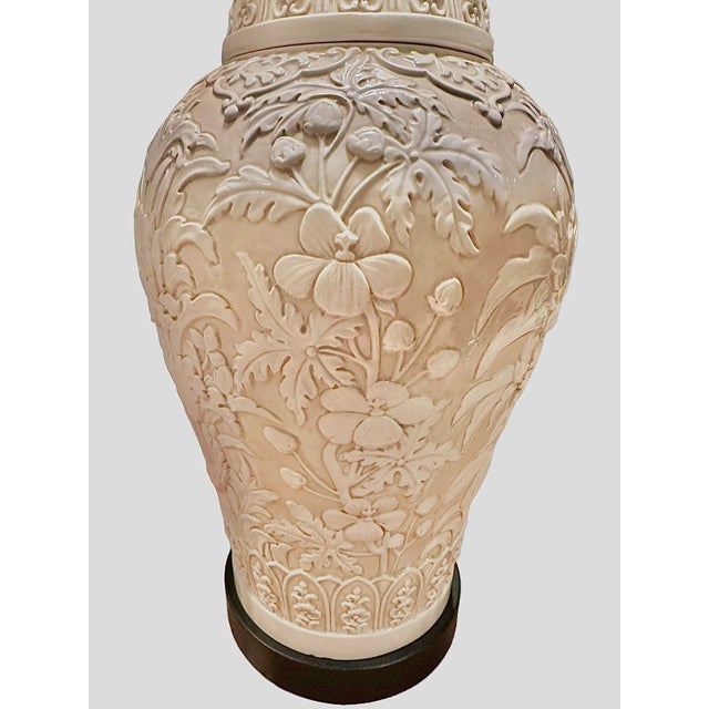 1970s Pair of 1970s Chapman White Floral and Bird Relief Chinoiserie Lamps With White Silk Patterned Shades For Sale - Image 5 of 13