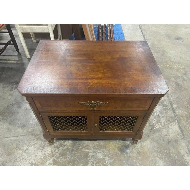 Late 20th Century French Louis Style Nightstand by Henredon For Sale In Chicago - Image 6 of 11