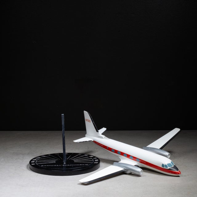 Plastic Grumman Gulfstream "N70ig" Private Twin Engine Propeller Model Plane c.1958 For Sale - Image 7 of 8