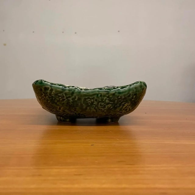 Mid-Century Modern Japanese Oribe Textured Footed Ceramic Bowl With Tree and Tortoise Shell Motif For Sale - Image 3 of 12