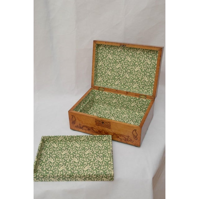 Victorian Birds Eye Maple Jewelry Box with Tulipwood Inlay, 1860 For Sale - Image 12 of 14