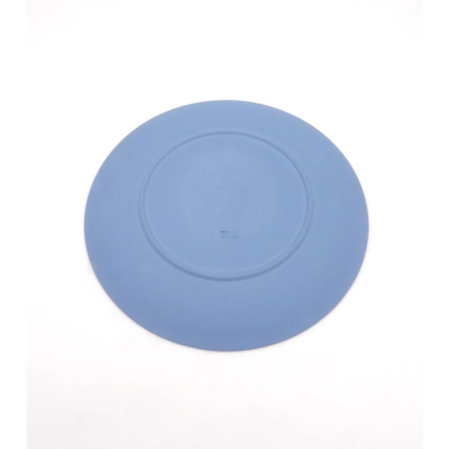 Wedgwood 1970s Wedgwood Blue 9" Jasperware Plate — Greek Procession— Neoclassical For Sale - Image 4 of 10
