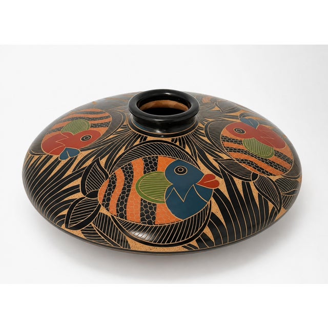 1990s Pedro Guerrero Nicaraguan Chorotega Hand-Carved Ceramic Fish Bud Vase For Sale - Image 5 of 18