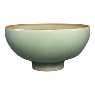 China Vintage‑Style Light Green Crackle‑Glaze Celadon Tea Bowl For Sale