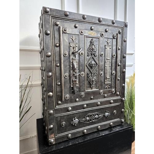 Baroque Antique Italian Safe Strong Box in Wrought Iron, 1700s For Sale - Image 3 of 9