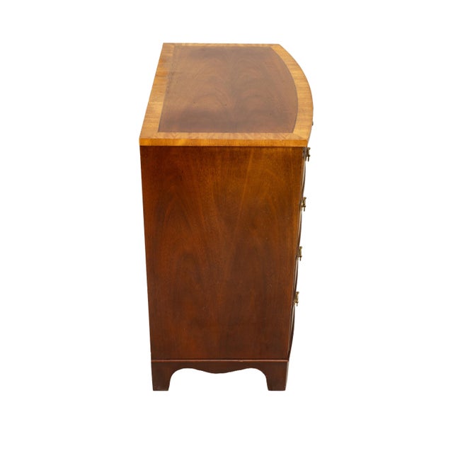 1980s Baker Furniture Georgian Inlaid Banded Mahogany Bowfront Bachelor Chest of Drawers For Sale - Image 13 of 17