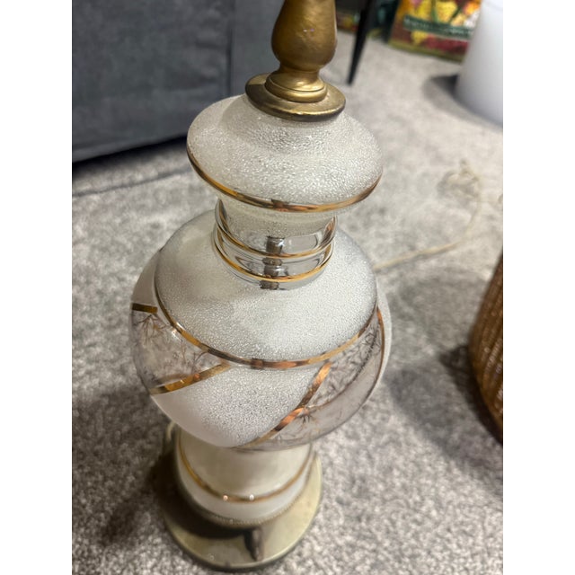 Hollywood Regency Vintage Hollywood Regency Textured Glass & Aged Brass Table Lamp For Sale - Image 3 of 6