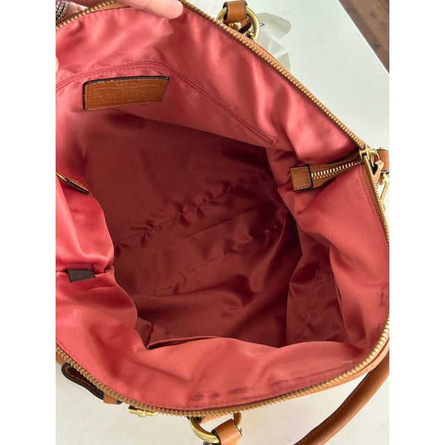 Coach Madison Lindsey Satchel – Luxury Leather Handbag, Pleated Front, Gold Hardware, Structured Designer Shoulder & Crossbody Bag For Sale - Image 9 of 13