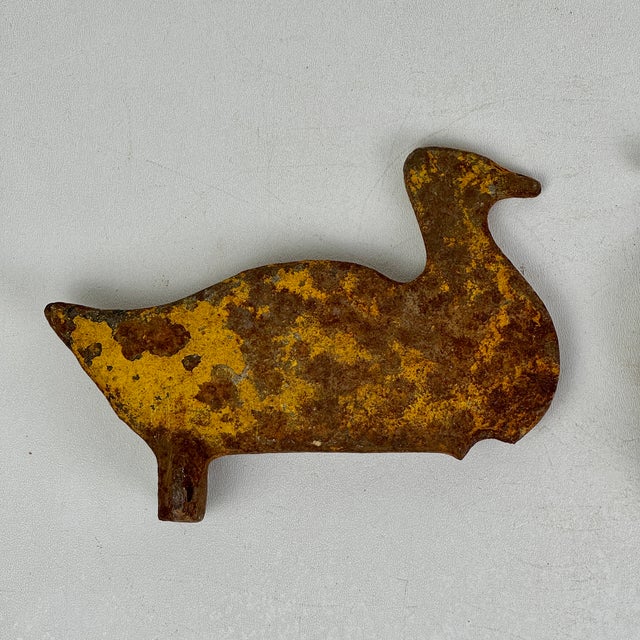 American Pair of Salvaged Duck Carnival / Fairground Shooting Target With Great Patina For Sale - Image 3 of 12