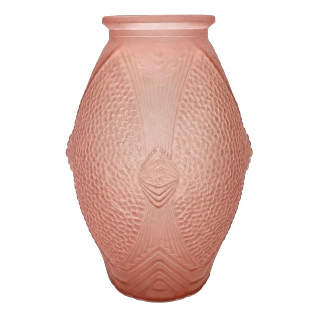 Art Deco Vase in Pink Glass with Geometric Decoration, 1930s For Sale