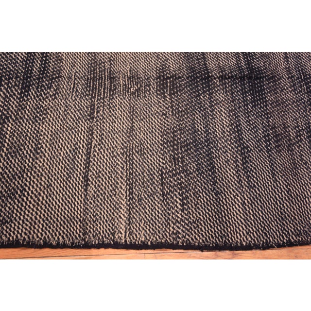 Nazmiyal Collection Vintage Gray Moroccan Rug For Sale In New York - Image 6 of 8