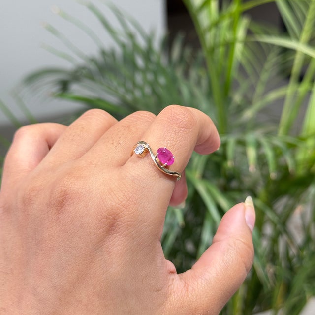 Natural Ruby & Round Brilliant Diamond Modern Ring 14k Yellow Gold Size 5 For Sale - Image 9 of 18