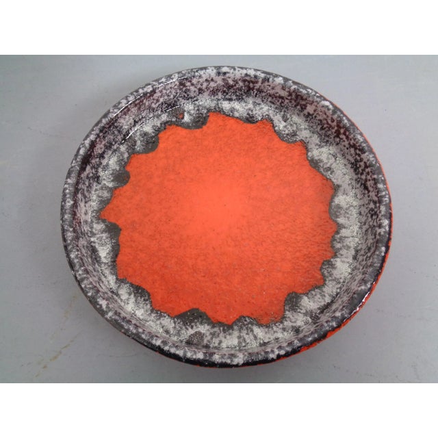 Gemaakte ceramic bowl in very good condition from the 1970s.