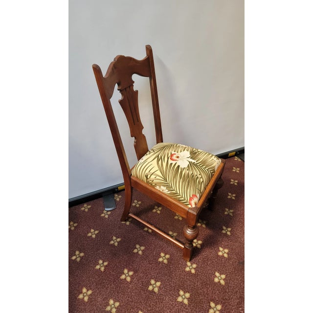 French Country Antique 1930s Jacobean Renaissance English Tudor Set of 4 Oak Chairs Very Well Built Dining Chairs For Sale - Image 3 of 7