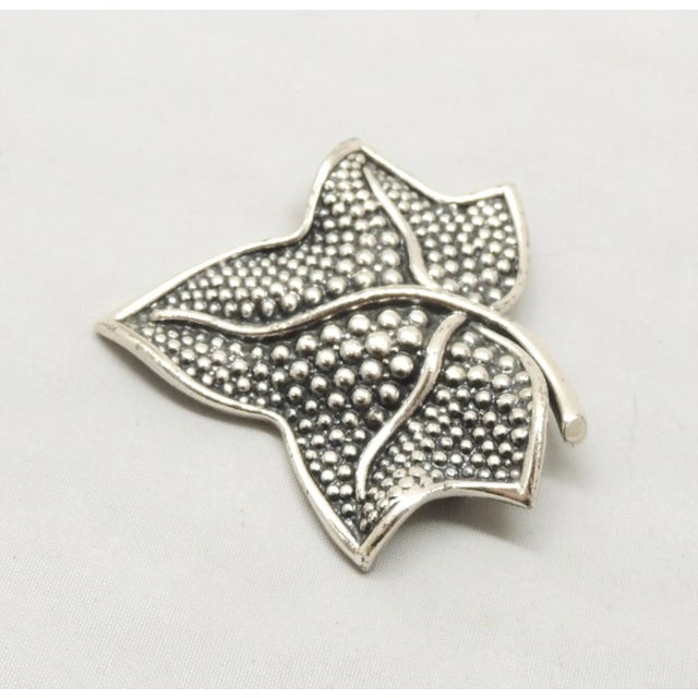 Mid-Century Modern Vintage Signed Napier Rhodium Plated Bumpy Leaf Brooch For Sale - Image 3 of 6