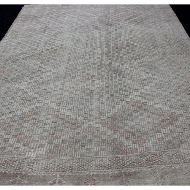 Vintage Turkish Embroidered Rug With Geometric Diamond Design in Neutral Tones For Sale In Atlanta - Image 6 of 13