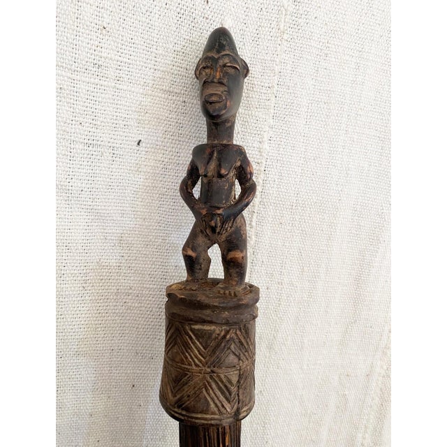 1980s Vintage African Ceremonial Baule Broom W/ Female Figure 27" H For Sale - Image 5 of 7