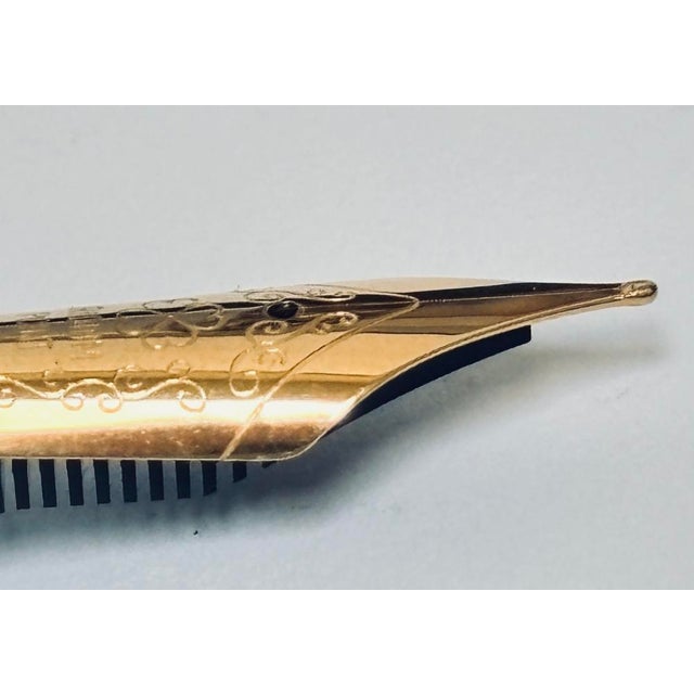 Dragon Motif Fountain Pen, Gold Overlay on Black, Acura, Mint in Box Circa 1990 For Sale - Image 17 of 18