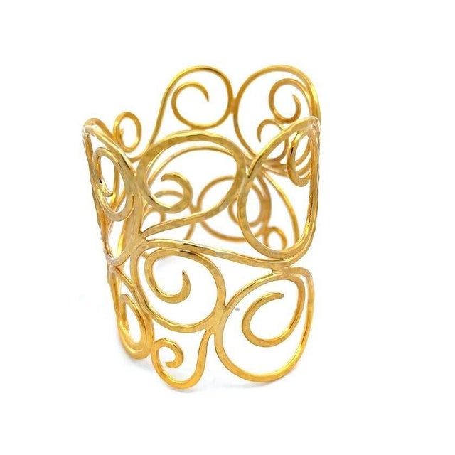 Hammered Cuff Bracelet 18k Yellow Gold Wire Open Spiral Design For Sale In Miami - Image 6 of 7