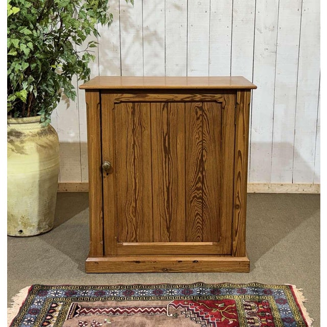 20th Century English Single-Door Sideboard in Pitch Pine For Sale - Image 13 of 13
