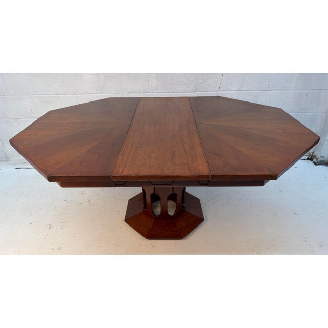 Brown Mid-Century Modern Octagonal Expanding Dining Table by Walter of Wabash For Sale - Image 8 of 14