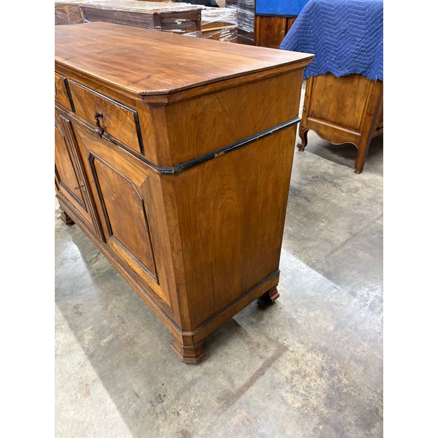 French Buffet Louis Phillipe Style Circa 1850 Walnut Wood From South East of France For Sale - Image 4 of 6