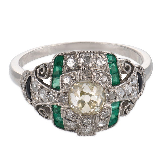 Art Deco 1930s Art Deco Diamond Emerald Onyx Platinum Ring, Size 6 For Sale - Image 3 of 6