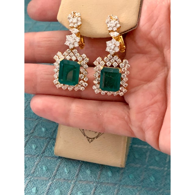 Hydro Emerald Cut Emerald, 7Ct VS Diamond Dangle/Drop Earrings 18 Kt Gold For Sale - Image 18 of 18