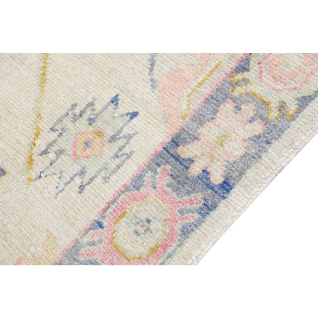 21st Century Oriental Handwoven Light Grey Turkish Oushak Rug 5'7" X 5'6" For Sale - Image 4 of 9