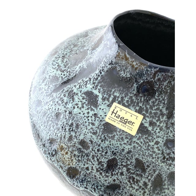 Contemporary Extra Large Vintage Royal Haeger Tall Sea Blue Vase For Sale - Image 3 of 10