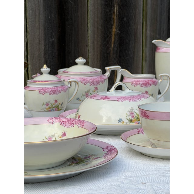Pink 1910s Hand-Painted Japanese Noritake Morimura Pink Scroll Breakfast Porcelain - 18 Pieces For Sale - Image 8 of 12