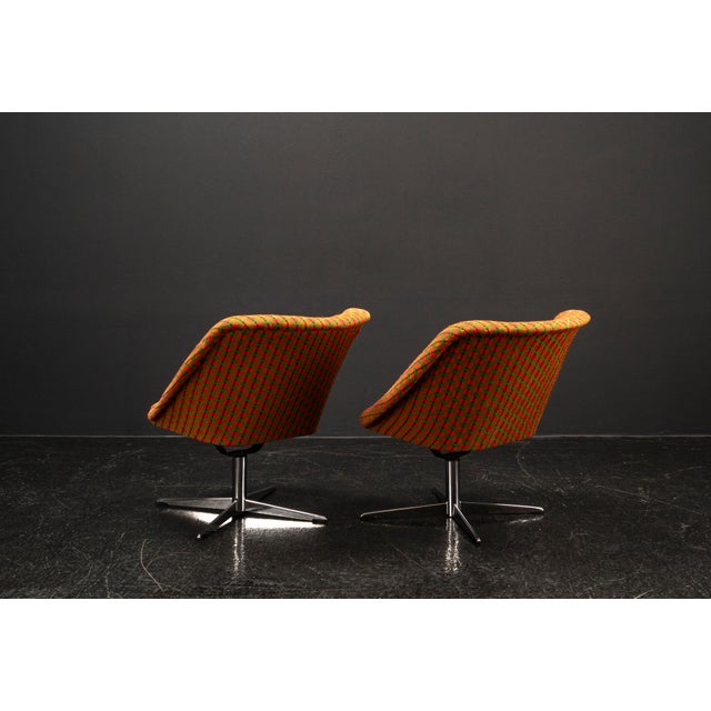 Vintage Swivel Lounge Chairs, 1970s, Set of 2 For Sale - Image 6 of 18