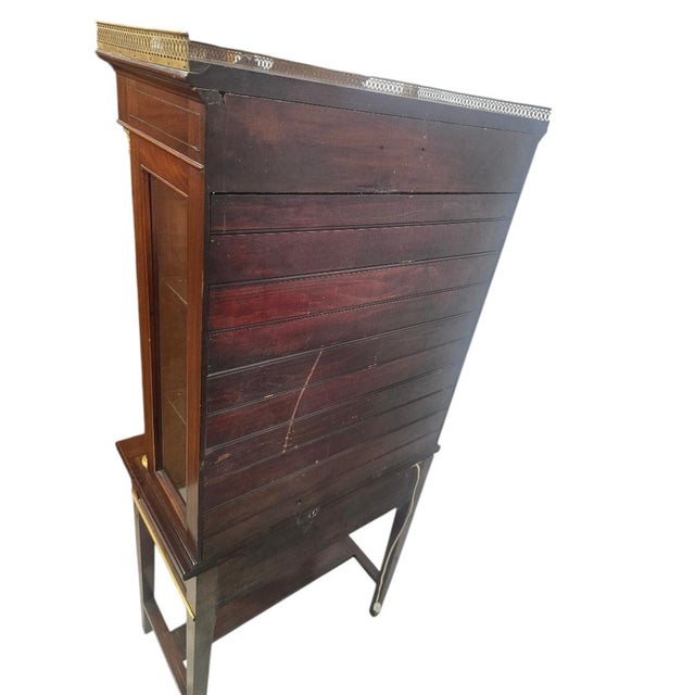 Vintage Federal Style Mahogany Lighted Vitrine Curio Cabinet For Sale - Image 9 of 11