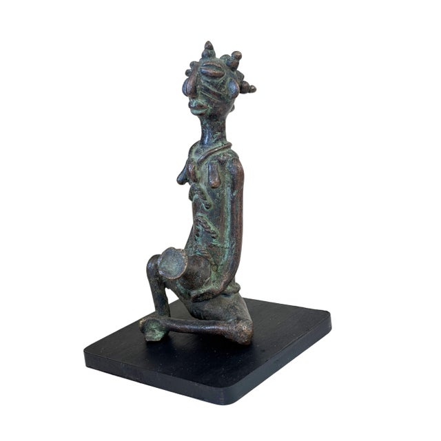 African Superb Benin Bronze of a Seated Female Nigeria African 6.5" H on Stand For Sale - Image 3 of 6