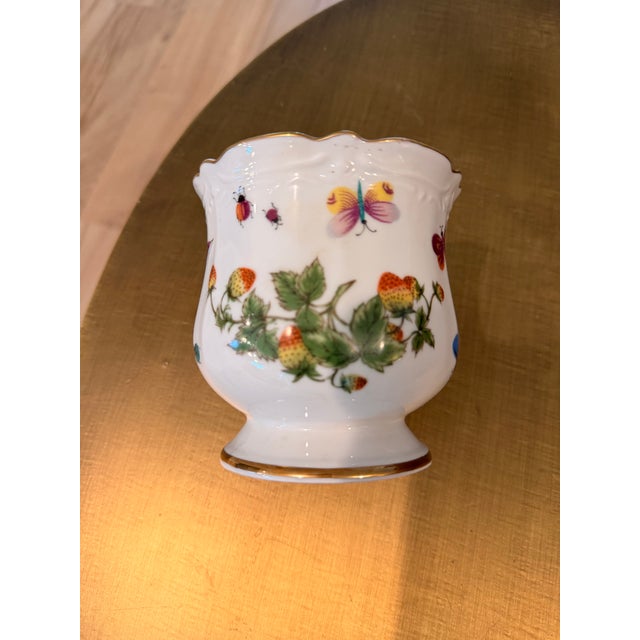 Mid 20th Century Mid 20th Century Ardalt Japan Hand-Painted Porcelain Cachepot Jardinière With Butterflies & Strawberries, Pattern 7083 For Sale - Image 5 of 10