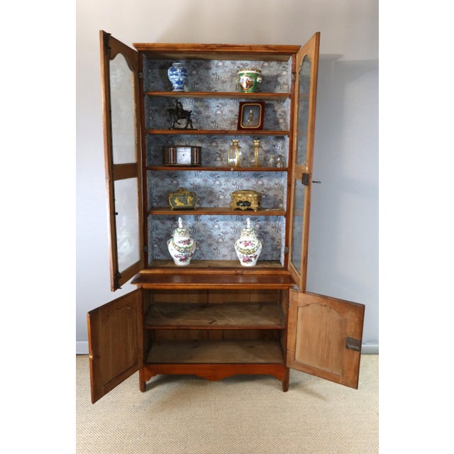 19th Century Walnut Display Cases, Set of 2 For Sale - Image 6 of 15