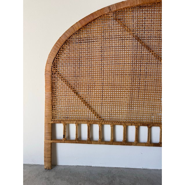 Mid-Century Modern 1970’s Mid-Century Boho Coastal Bamboo & Rattan Arched King Headboard For Sale - Image 3 of 12